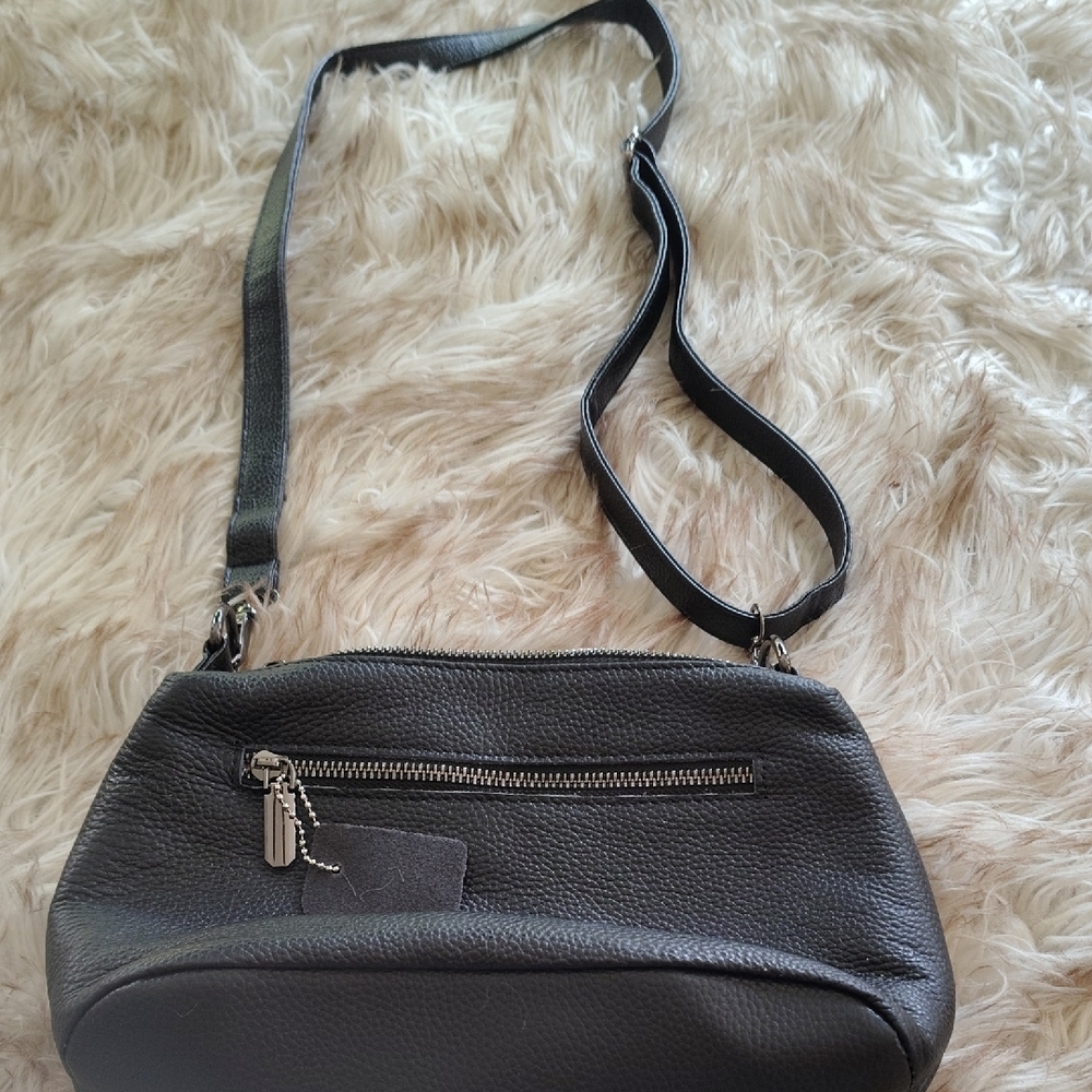 Leather Crossbody Bag in Black